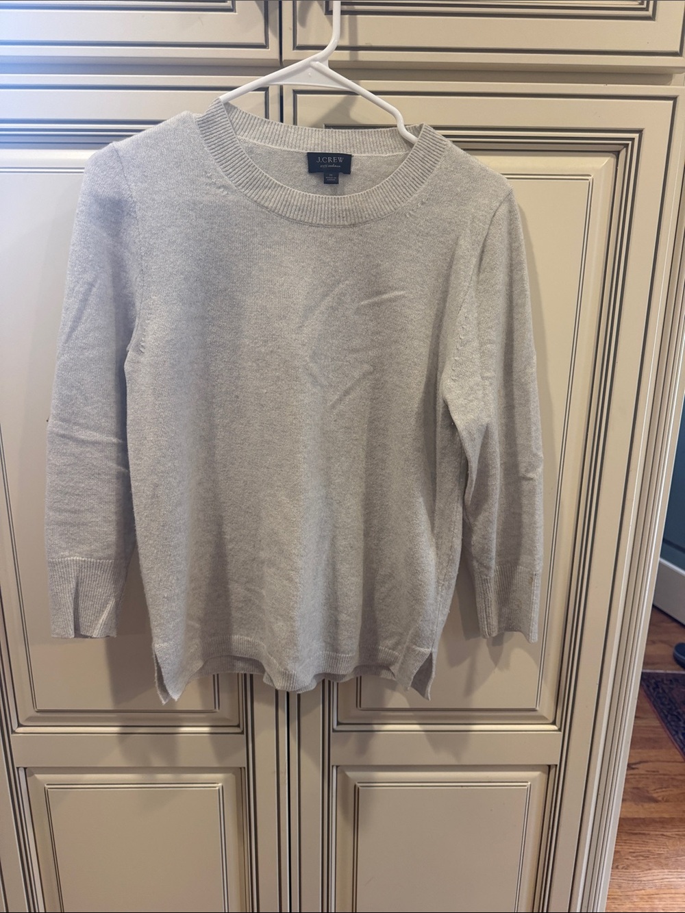 J. Crew woman’s  Crewneck cashmere Sweater in Heather Gray